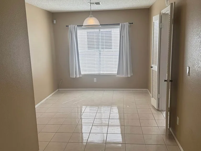 10143 W Colter St — Photo 4