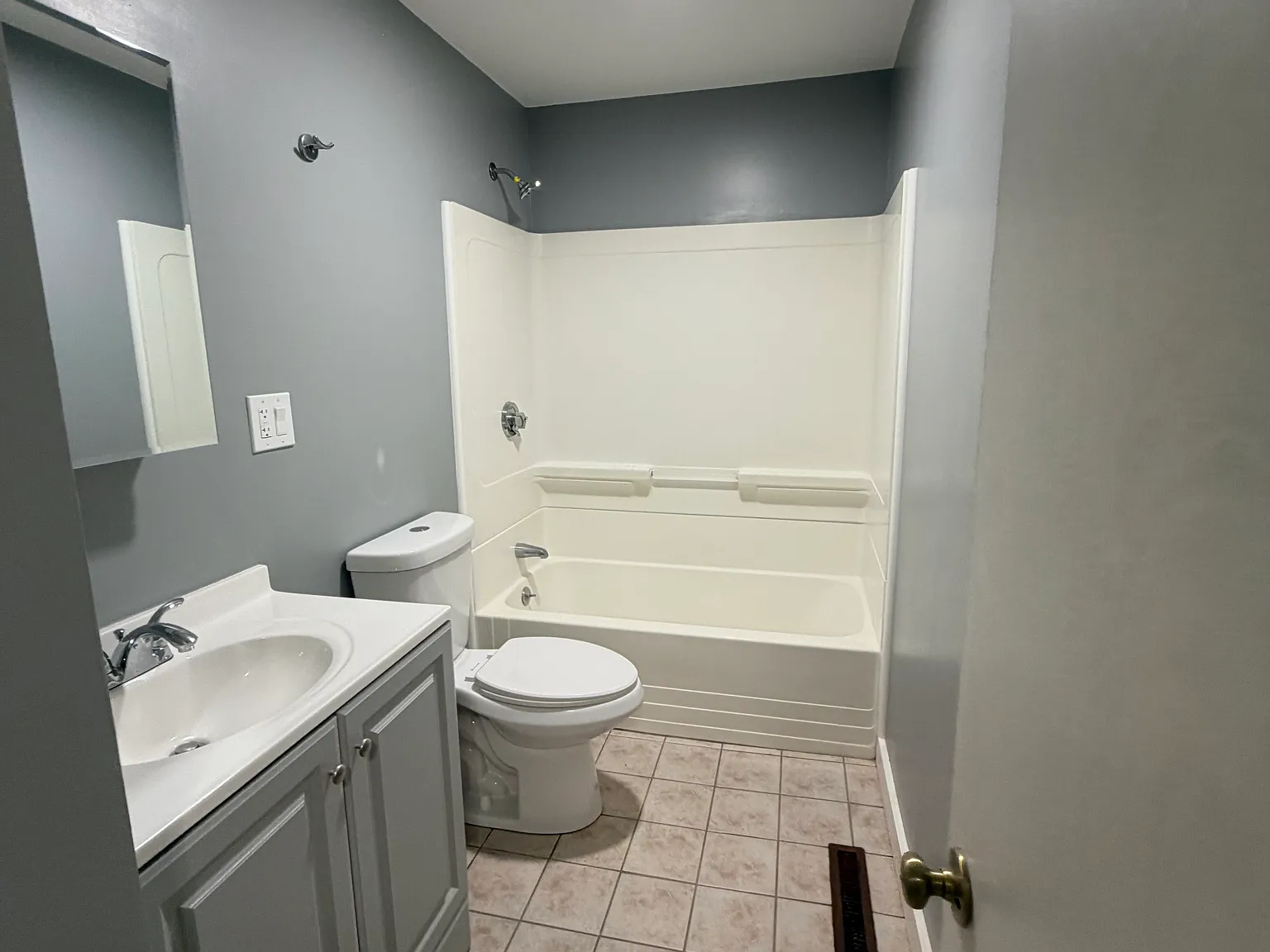 2 bed, 880 sqft, $2,250 — Photo 3