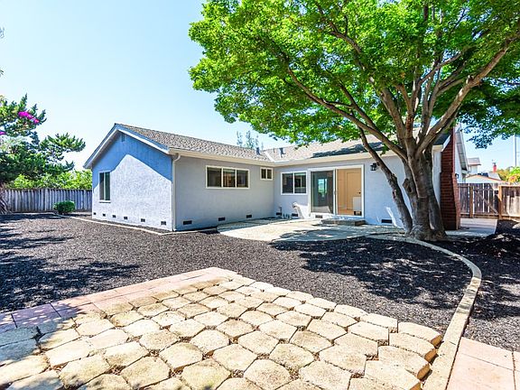 2nd image of 2222 Lacey Dr