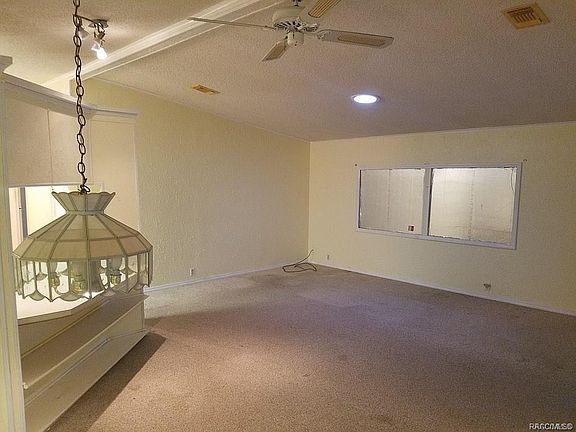 5th image of 802 Oak Blvd