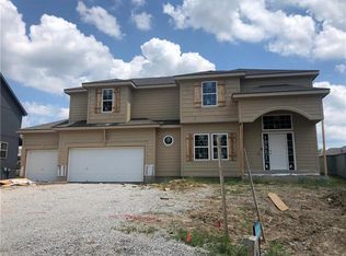 10021 N Lawn Ave, Kansas City, MO 64156