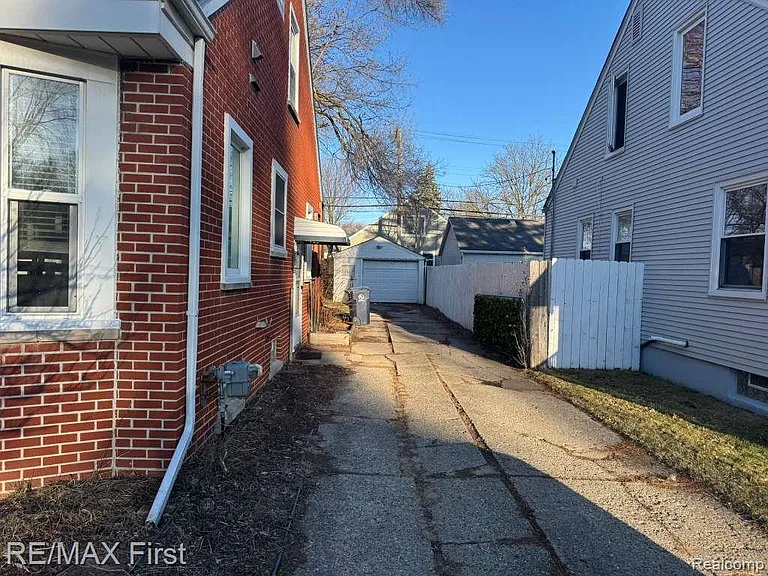 406 N Campbell Rd — Photo 4