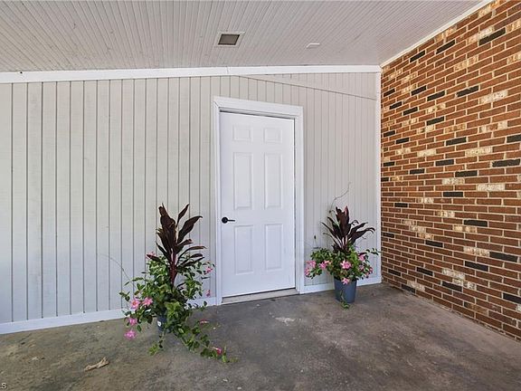 3rd image of 6132 Arden Dr