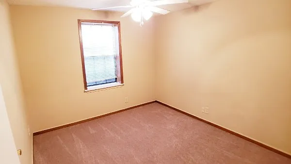 706 Peachers Dr #J — Photo 4