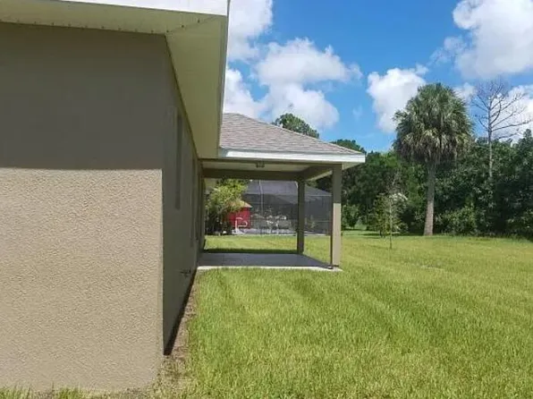 702 SE WALTERS Terrace, Port St Lucie, FL 34983