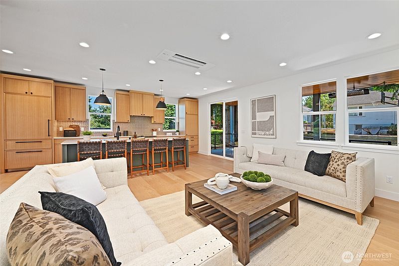 5th image of 3111 W Mansell Street