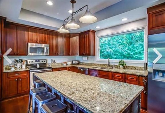 2nd image of 222 London Ln