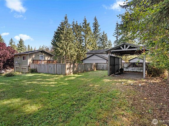 3rd image of 13837 Horsefall Avenue SE
