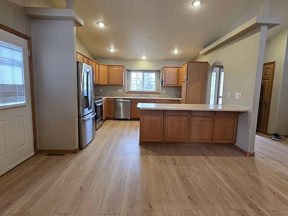 2nd image of 484 Daystar Rd