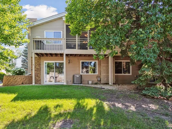 5395 Beachside Dr, Minnetonka, MN 55343