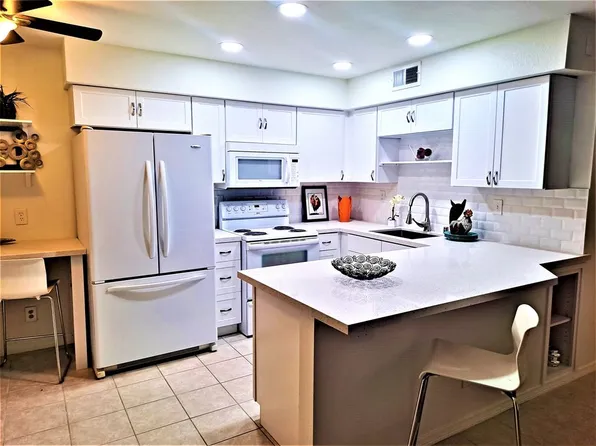 1640 Sunflower Ct S, Palm Springs, CA 92262