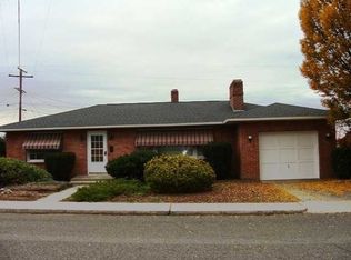 129 Hemlock Ave, Sunnyside, WA 98944