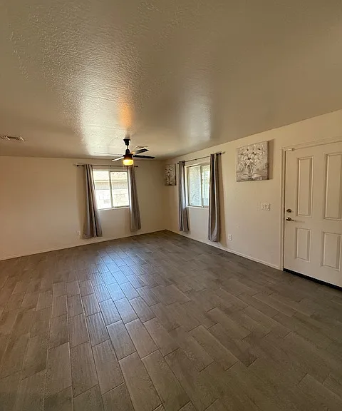 6512 N 59th Dr — Photo 17