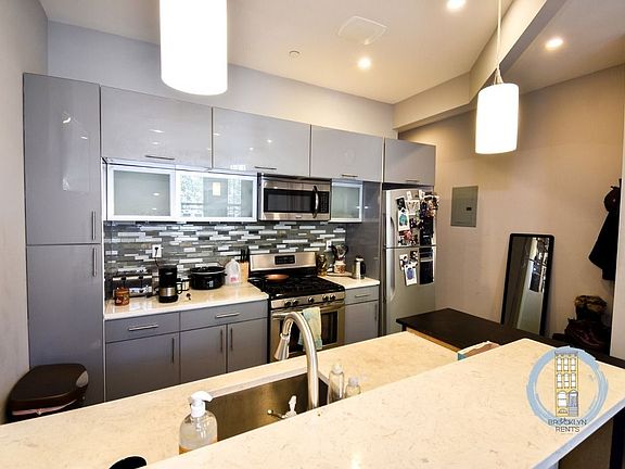 5th image of 1310 Pacific St #1AA