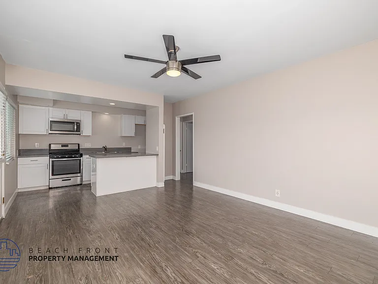 11819 Eucalyptus Ave. — Photo 16