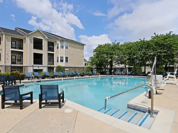 Mount Laurel Crossing