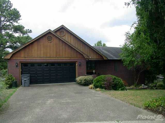 111 Waters Edge Cove - Front View