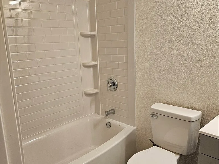 710 E Whittier Ave — Photo 7