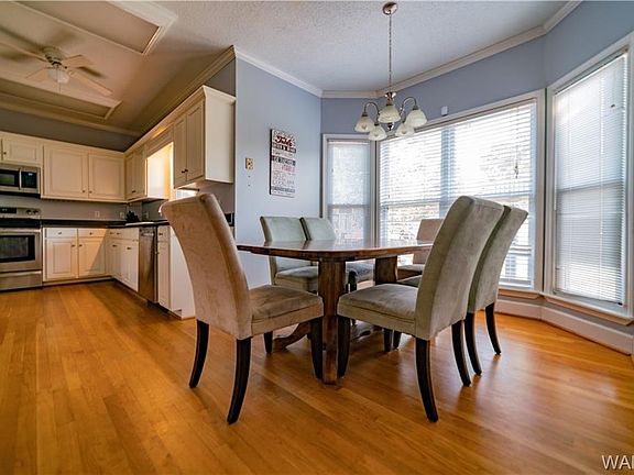 3rd image of 6019 Garden Oaks Dr