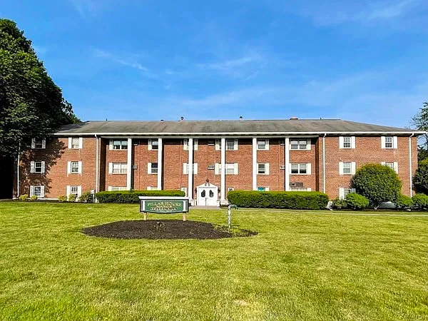 Building Photo - 187 Great Rd #B10