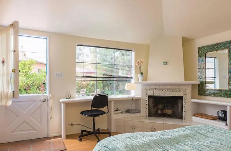 3716 Ocean View Ave — Photo 3
