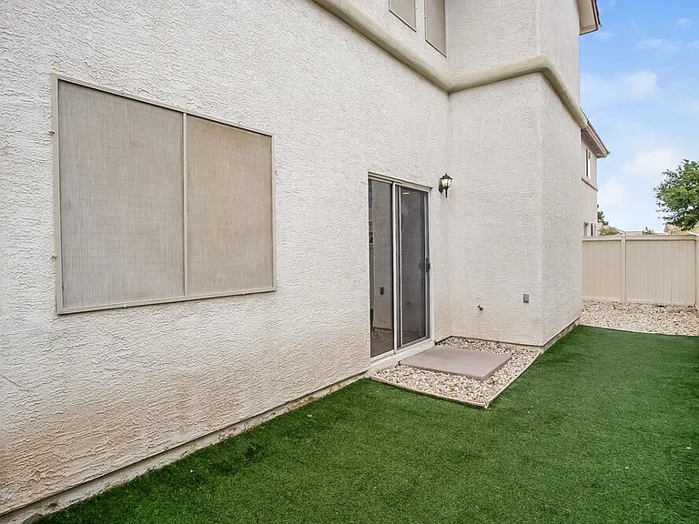 1040 Valetta Flat Ave — Photo 17