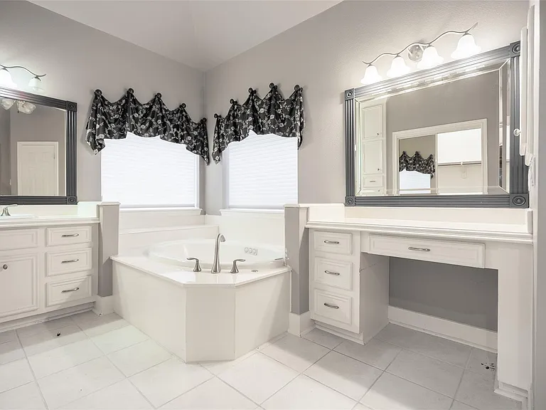 26910 Willow Ln — Photo 11