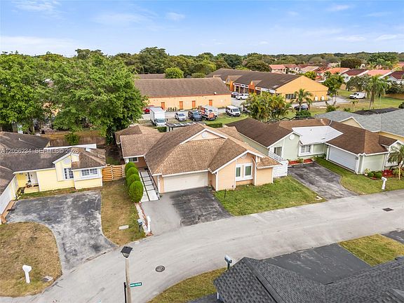 3rd image of 14145 SW 100th Ter