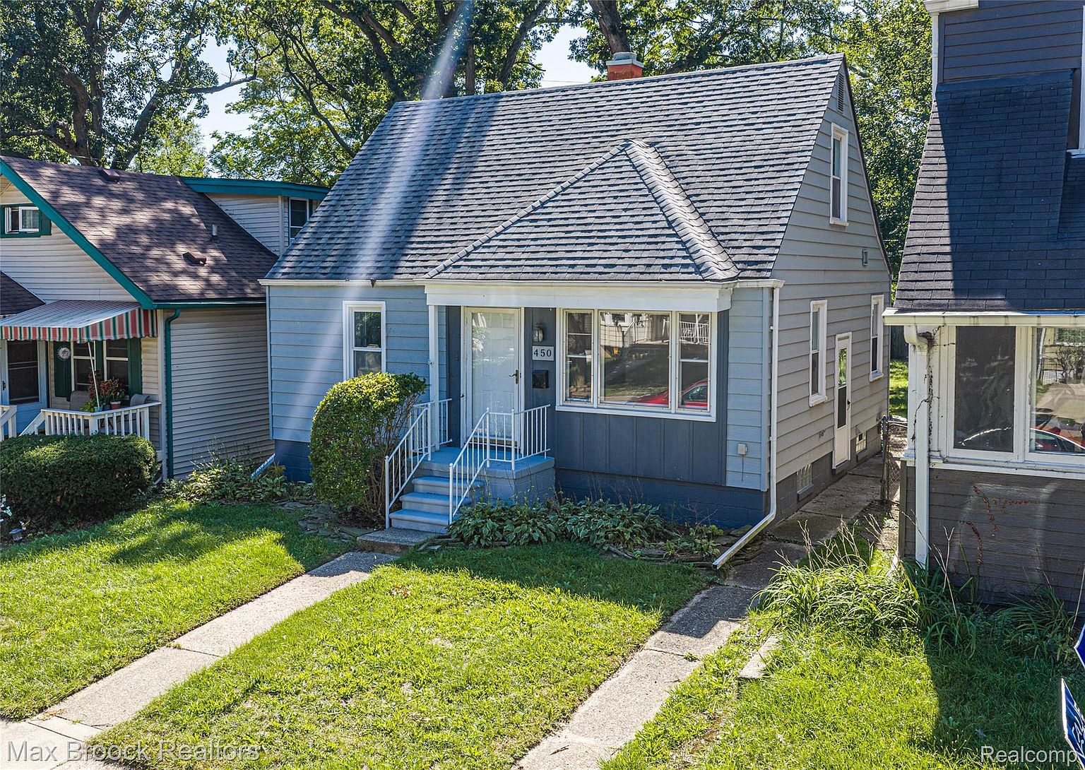 450 E Maplehurst St, photo 1