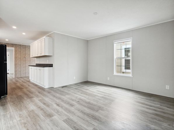 544 Eckschtay, Novi, MI 48374