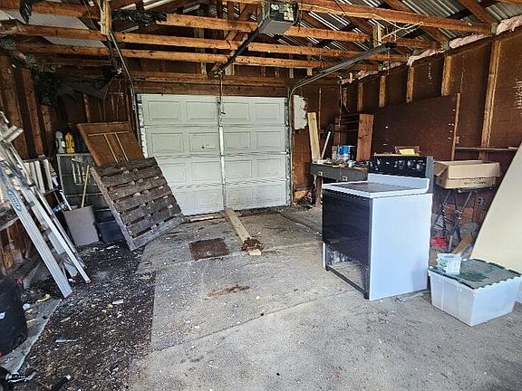 4th image of 247 Center St #249