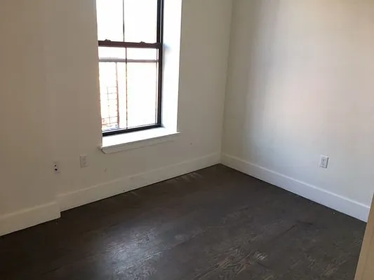 Rented by Premier Metro Realty Corp | media 52