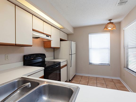 5th image of 14341 Coral Reef Dr S
