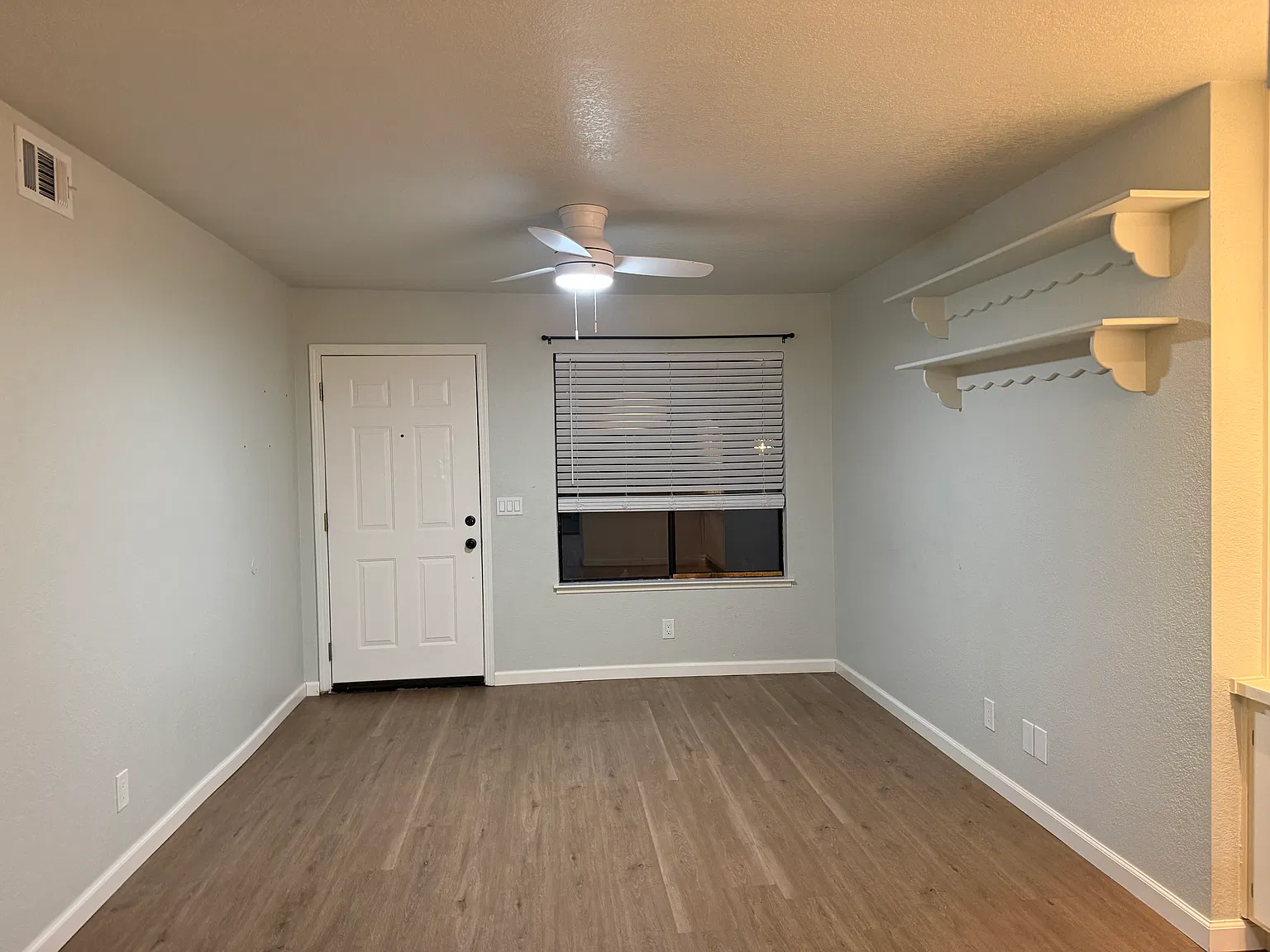 1 bed, 720 sqft, $1,550 — Photo 2