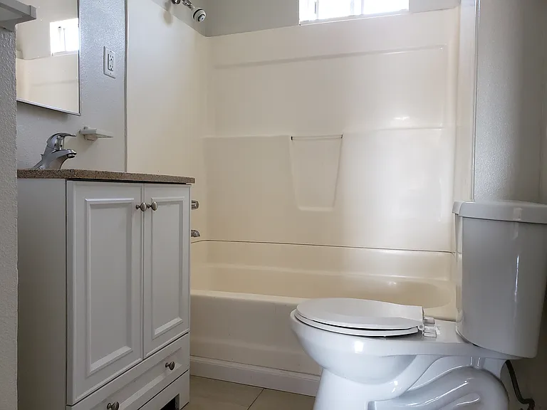 817 N Wilton Pl #817 — Photo 9