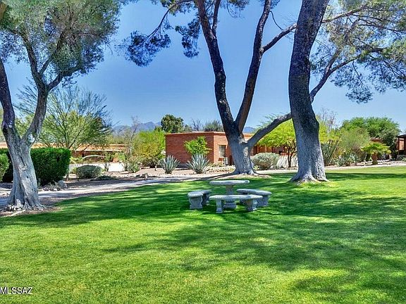 3rd image of 261 S Paseo Tierra