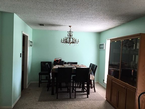 3rd image of 2702 Fleetwood Dr