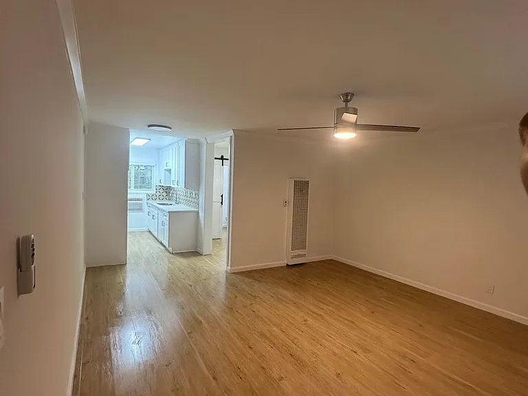 The Diplomat Apartments — Photo 10