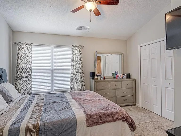 3030 Kensington Pl — Photo 4