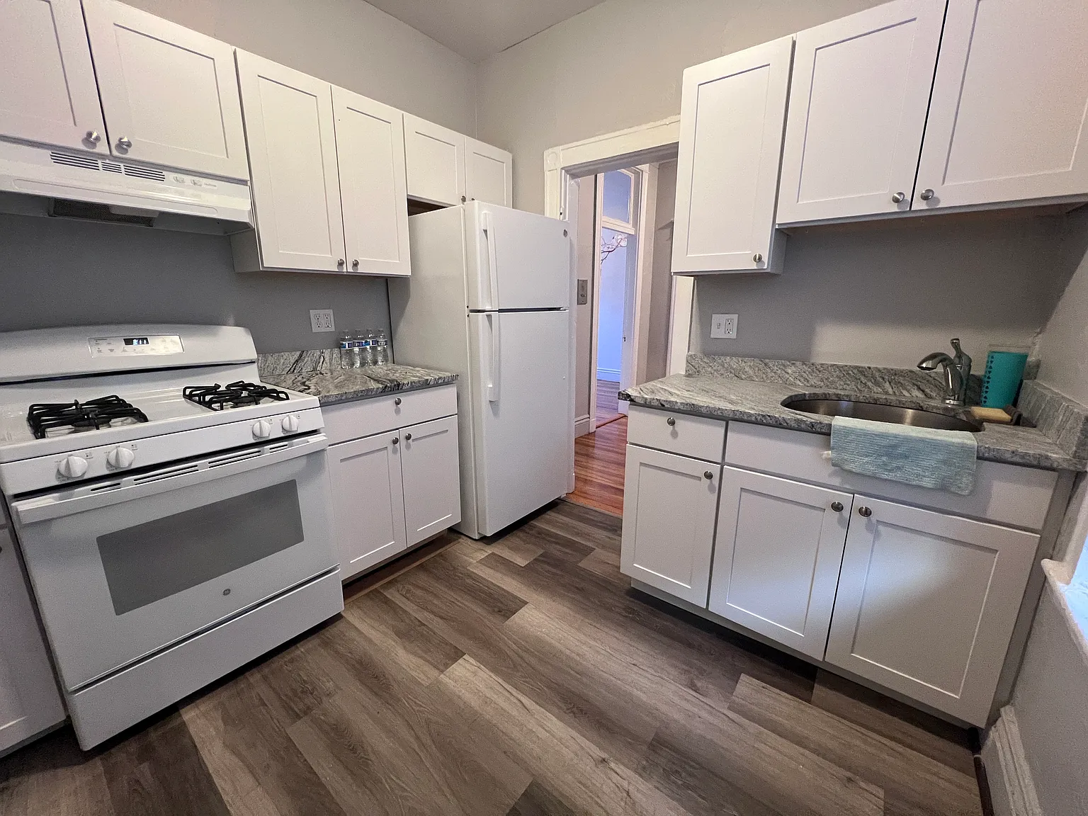 1 bed, 600 sqft, $2,400 — Photo 4