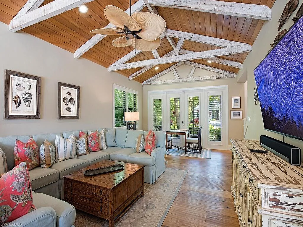 4 bed, 4.5 bath, 3100 sqft, $42,750 — Photo 2