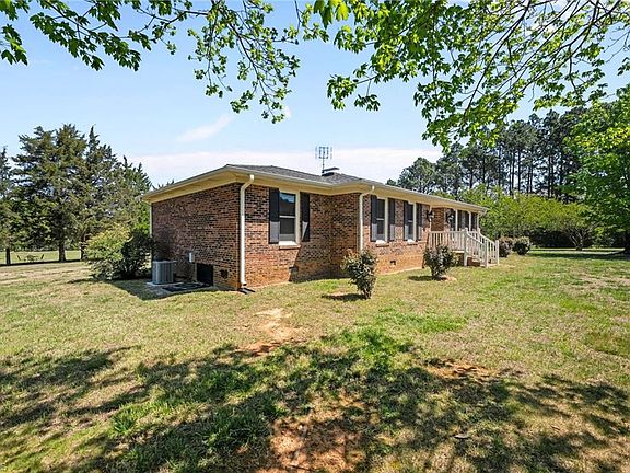 3rd image of 1753 Altamahaw Union Ridge Rd