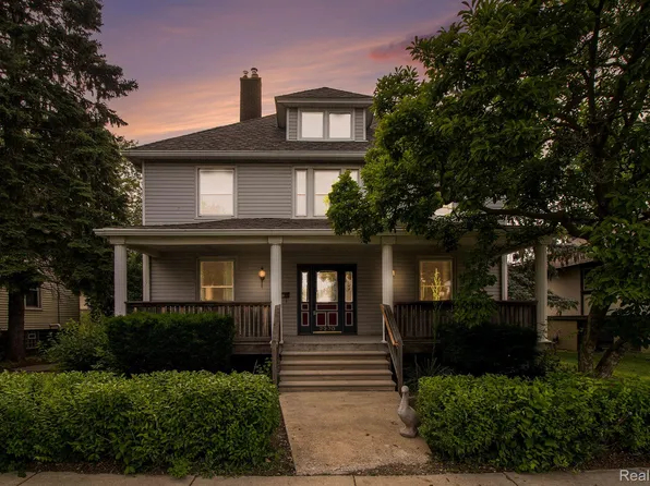 2220 W Jefferson Ave, Trenton, MI 48183