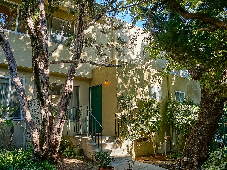 1st image of 11138 Aqua Vista St APT 16