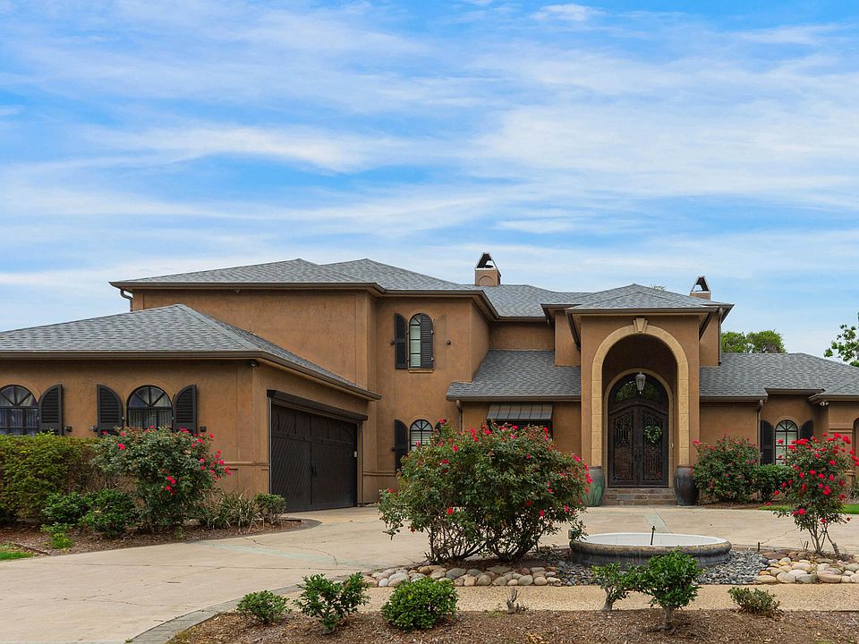 1st image of 200 Baltusrol Dr