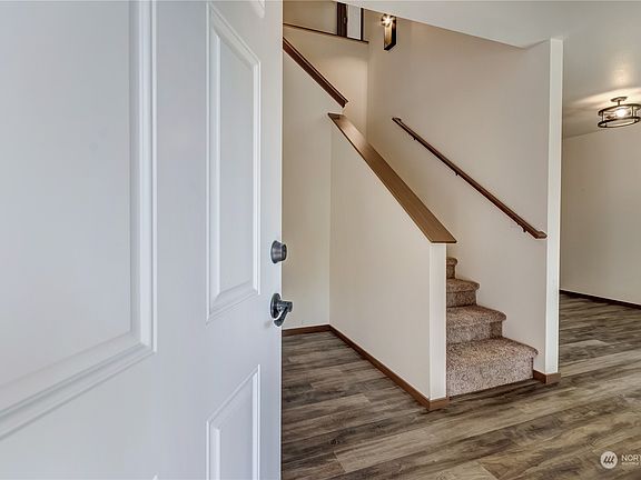 3rd image of 20409 108th Street E