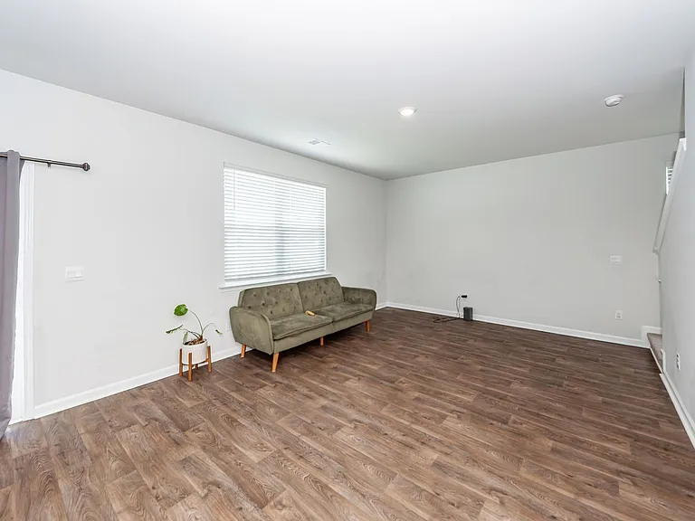 214 Wild Strawberry Ln — Photo 13