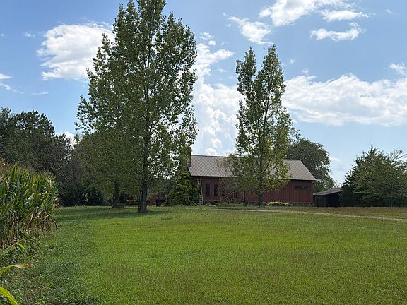 3rd image of 1711 McCurdy Loop Rd E