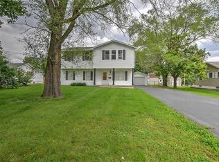 1616 W Ravina Park Rd, Decatur, IL 62526