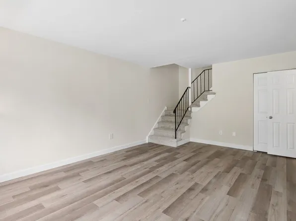 80 Cedarwood Ct #80, Paulsboro, NJ 08066